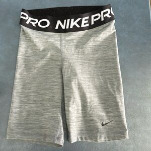 Nike Pro - Size Small - Gray
